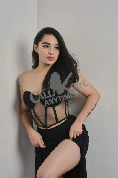 I'm Alisha Singh, from India here to satisfy your fantasies