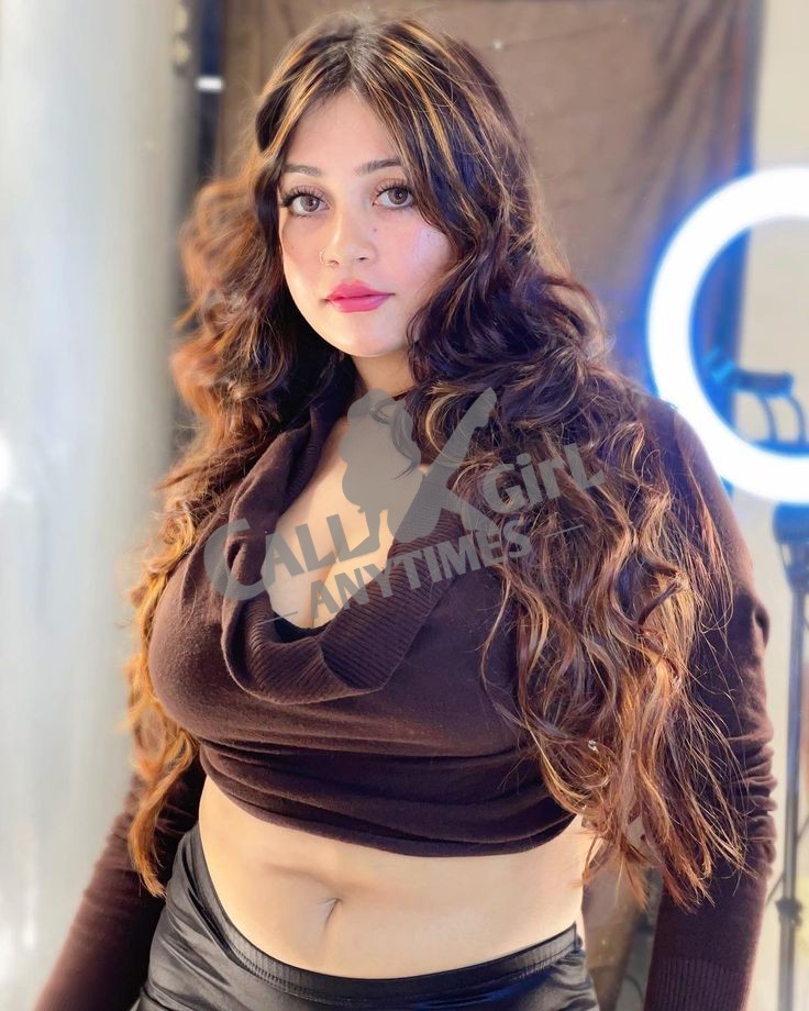 Discover the enchanting world of Manisha, your Independent North call girl in Delhi
